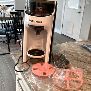 Selling our extra baby brezza